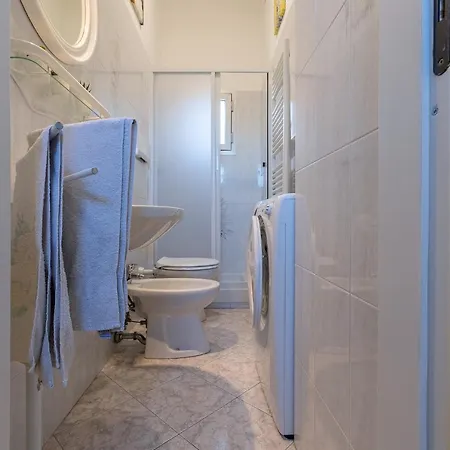 Urban Living Nest: Prime Location