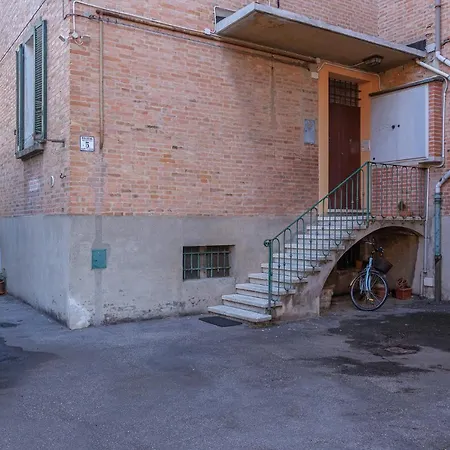 Urban Living Nest: Prime Location * בולוניה