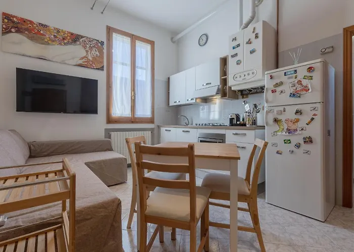 Urban Living Nest: Prime Location *