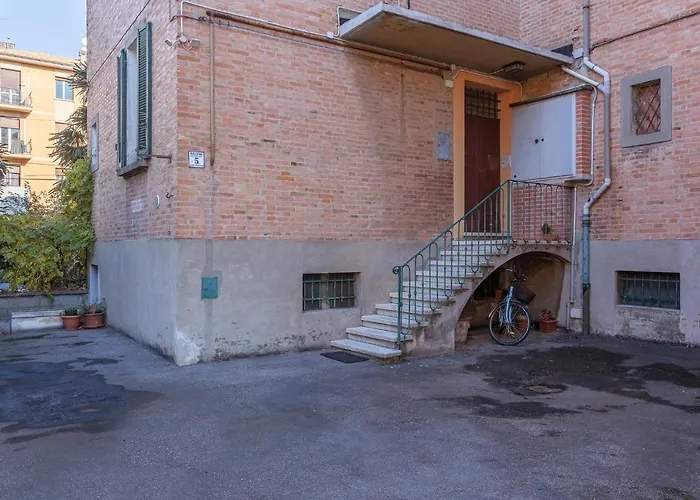 Urban Living Nest: Prime Location * Boloňa